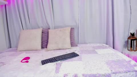 Snapshot of meelody7 chatting on 02.14.26 Melody online show from 02.14.26