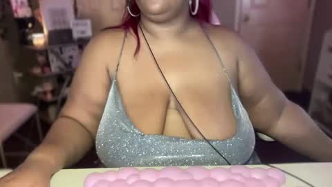 Snapshot of meetsouthernpeach chatting on 12.30.24 Southern Peach online show from 12.30.24