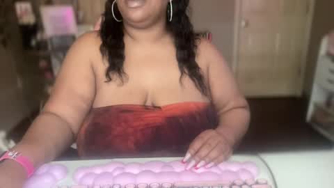 Snapshot of meetsouthernpeach chatting on 02.19.25 Southern Peach online show from 02.19.25