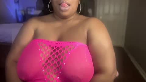 Snapshot of meetsouthernpeach chatting on 02.20.25 Southern Peach online show from 02.20.25