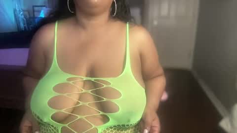 Snapshot of meetsouthernpeach chatting on 02.23.25 Southern Peach online show from 02.23.25