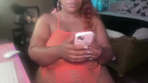 Snapshot of meetsouthernpeach chatting on 09.24.25 Southern Peach online show from 09.24.25