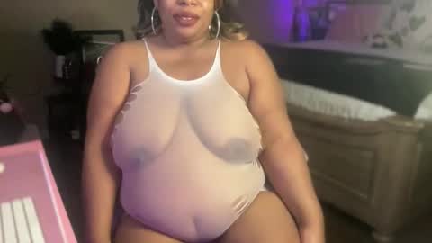 Snapshot of meetsouthernpeach chatting on 10.27.25 Southern Peach online show from 10.27.25