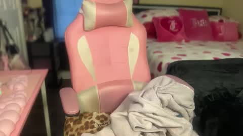 Snapshot of meetsouthernpeach chatting on 02.05.26 Southern Peach online show from 02.05.26