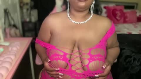 Snapshot of meetsouthernpeach chatting on 02.14.26 Southern Peach online show from 02.14.26