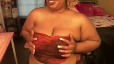 Snapshot of meetsouthernpeach chatting on 02.15.26 Southern Peach online show from 02.15.26