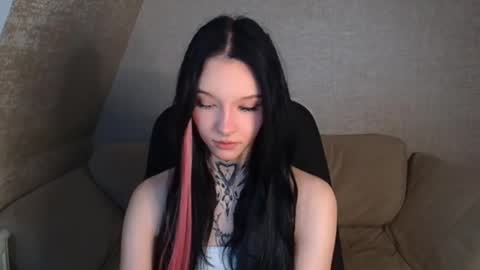 Snapshot of mefwhore chatting on 03.10.25 mefwhOre online show from 03.10.25