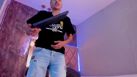 M E G A N online show from 01.18.25