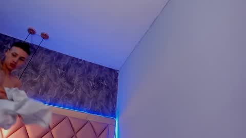 M E G A N online show from 02.12.25