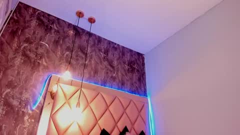 M E G A N online show from 02.20.25