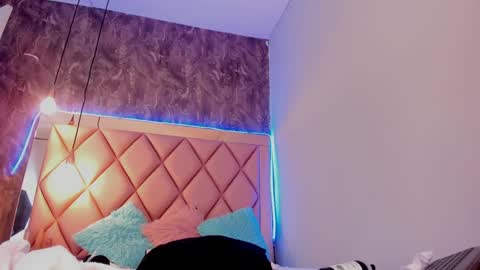 M E G A N online show from 02.22.25