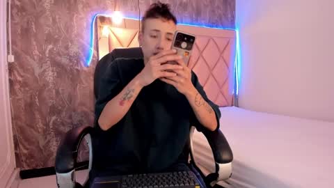 M E G A N online show from 02.26.25