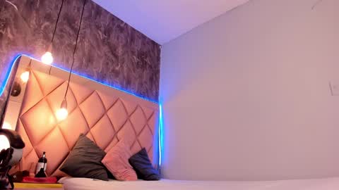 M E G A N online show from 02.27.25