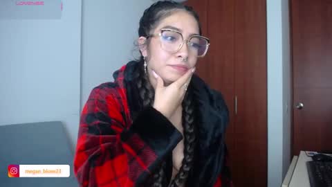 Megan Bluee online show from 11.21.25