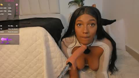 Snapshot of megan_brunette2 chatting on 05.19.26 megan_brunette2 online show from 05.19.26