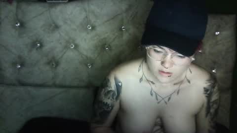 Megan and sophi online show from 01.11.25