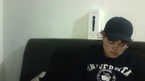 Megan and sophi online show from 03.03.25