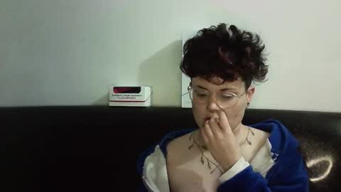 Megan and sophi online show from 03.12.25