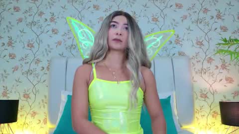 Carolina Paez online show from 10.14.25