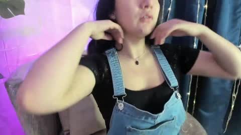 Snapshot of megan_devon chatting on 05.28.26 online show from 05.28.26