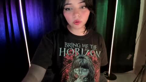 Snapshot of megan_evaans chatting on 12.06.24 welcome guys please help me to reach 100 hands up Thanks online show from 12.06.24