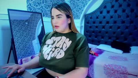 Snapshot of megan_jall chatting on 11.25.25 megan_jall online show from 11.25.25