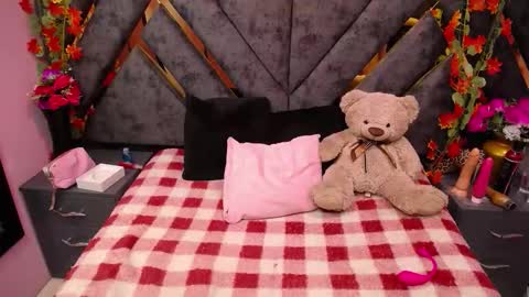 megan_latinn online show from 01.14.26