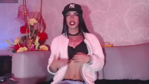 Snapshot of megan_queen12 chatting on 06.17.26 megan_queen12 online show from 06.17.26