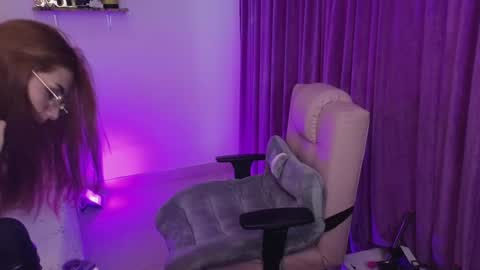 Snapshot of megan_ricci chatting on 01.14.25                 Laura                 online show from 01.14.25