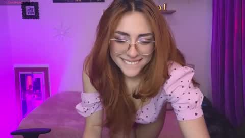 Snapshot of megan_ricci chatting on 10.03.25                 Laura                 online show from 10.03.25