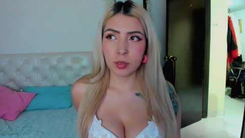 Snapshot of megan_sexrose chatting on 03.12.25 Megan rose online show from 03.12.25