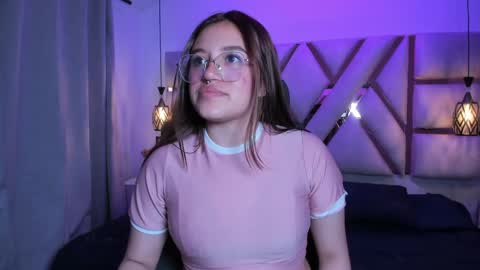 Snapshot of megan_vg chatting on 04.04.26 Megan online show from 04.04.26