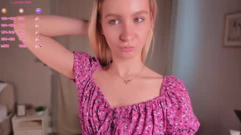 Snapshot of meganhenns chatting on 06.06.26 Elly online show from 06.06.26