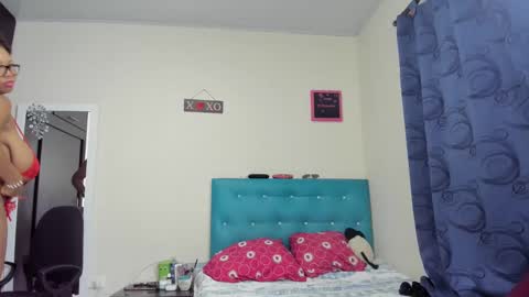 megan        online show from 02.06.25