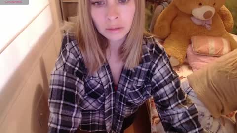 Snapshot of meganlk chatting on 04.27.26 MEGAN online show from 04.27.26