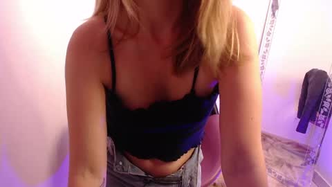 Snapshot of meganlk chatting on 06.07.26 MEGAN online show from 06.07.26