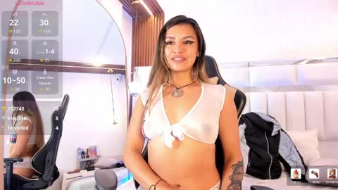 Snapshot of megann_glow chatting on 04.03.26 megann_glow online show from 04.03.26