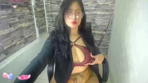i am megan seduce me and lets fulfill all our naughty thoughts boss. model indepent online show from 09.12.25