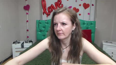 Snapshot of meganpirs chatting on 05.19.26 MeganPirs online show from 05.19.26