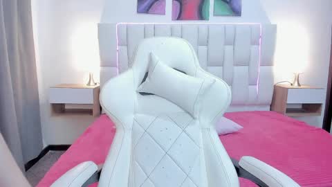 Snapshot of meganqueen2 chatting on 03.31.26 Megan Queen online show from 03.31.26