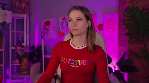 Snapshot of meganrodgers chatting on 04.29.26 megan online show from 04.29.26