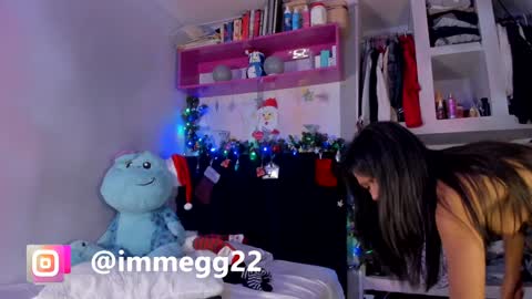 Snapshot of meganthompsonn chatting on 12.07.24 Megan online show from 12.07.24