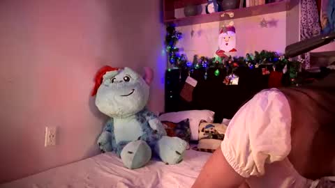 Snapshot of meganthompsonn chatting on 12.22.24 Megan online show from 12.22.24