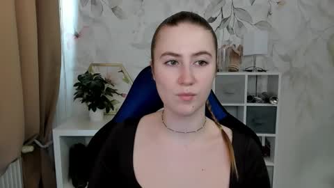 Snapshot of meganx_candy chatting on 04.13.26 Megan online show from 04.13.26