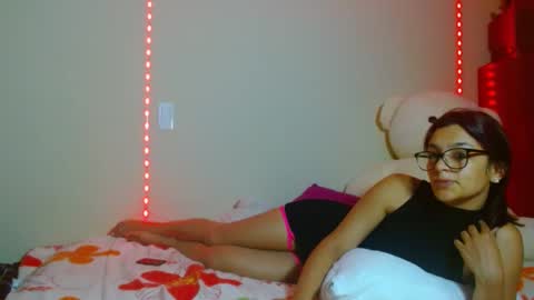 Snapshot of meganxox25 chatting on 09.30.25 meganxox25 online show from 09.30.25