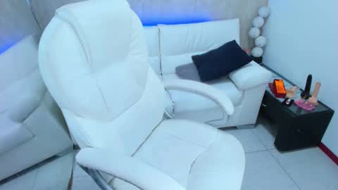 Snapshot of meggan_07 chatting on 01.17.25 meggan online show from 01.17.25