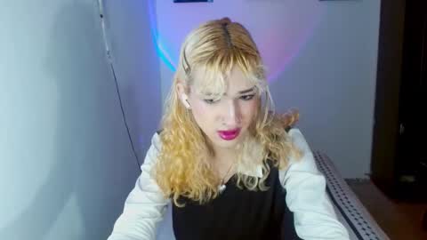 Snapshot of meghan_devil_ chatting on 03.05.26 meghan_devil_ online show from 03.05.26