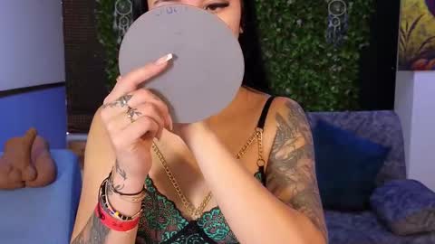 Mei online show from 11.22.25