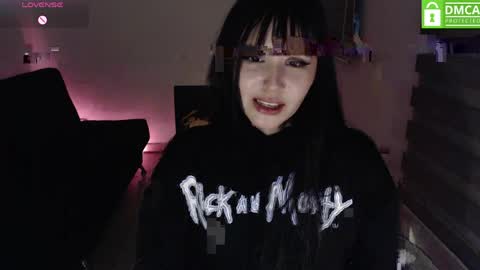 Snapshot of meko_hzu chatting on 05.29.26 WETWATERMELL online show from 05.29.26