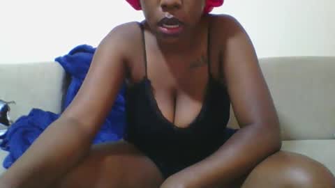 pretty online show from 12.21.25